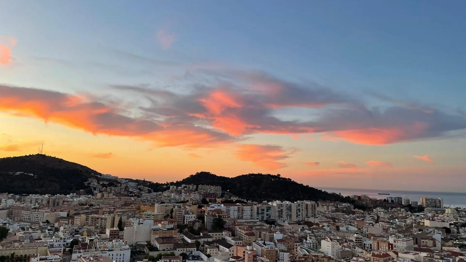 Pando Apartments 1 Bed 25D Floor Malaga